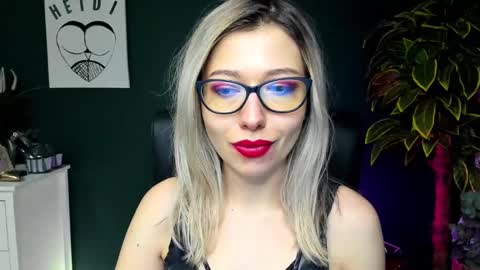 Snapshot of heidi_pleasure chatting on 12-17-24, 07:29 Heidi online show from 12-17-24, 07:29