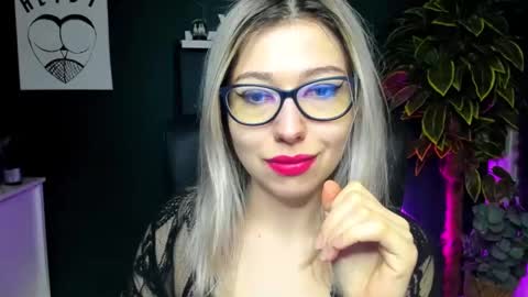 Snapshot of heidi_pleasure chatting on 12-18-24, 07:58 Heidi online show from 12-18-24, 07:58