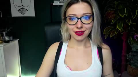 Snapshot of heidi_pleasure chatting on 12-23-24, 11:36 Heidi online show from 12-23-24, 11:36