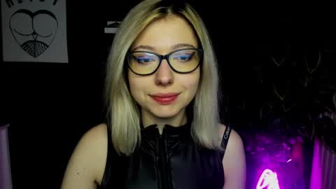 Snapshot of heidi_pleasure chatting on 02-11-25, 07:23 Heidi online show from 02-11-25, 07:23