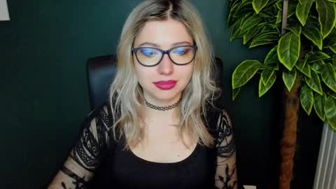 Snapshot of heidi_pleasure chatting on 12-02-25, 05:35 Heidi online show from 12-02-25, 05:35