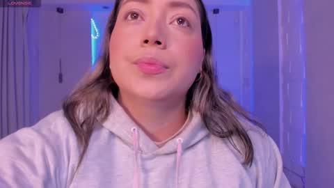 Heidy online show from 10-30-25, 03:19