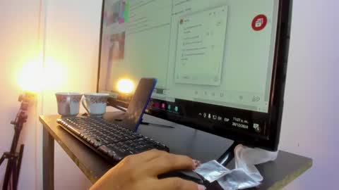 hellen online show from 12-20-24, 04:25