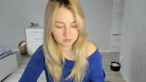 Snapshot of helen_angel_girl chatting on 01-10-25, 09:55 Helen sven online show from 01-10-25, 09:55