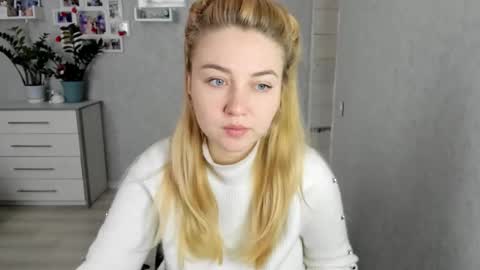 Snapshot of helen_angel_girl chatting on 01-13-26, 07:35 Helen sven online show from 01-13-26, 07:35