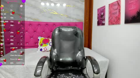 Snapshot of helen_russoo chatting on 04-21-26, 06:55 Helen online show from 04-21-26, 06:55