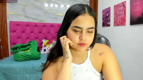 Snapshot of helen_russoo chatting on 05-03-26, 06:03 Helen online show from 05-03-26, 06:03