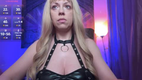 Snapshot of helena__femdom chatting on 05-04-26, 06:37 Helena online show from 05-04-26, 06:37