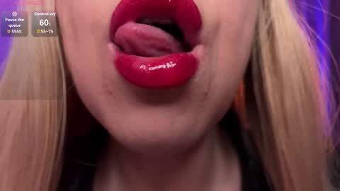 Snapshot of helena__femdom chatting on 05-27-26, 08:06 Helena online show from 05-27-26, 08:06