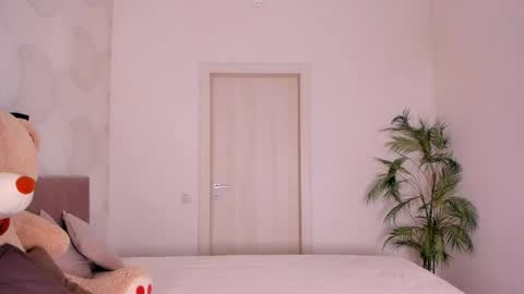 Snapshot of helena_lorente chatting on 05-28-26, 03:09 Helen online show from 05-28-26, 03:09