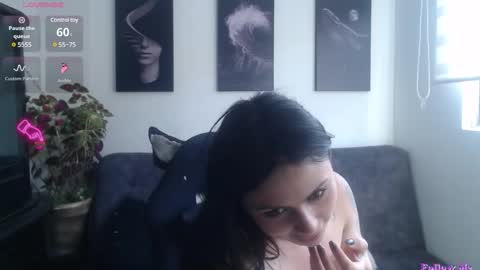 HELENA  online show from 09-19-25, 11:00