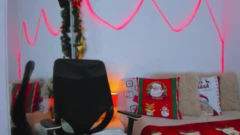 Helena Santos  online show from 11-16-25, 12:11