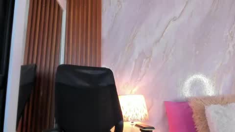 Helena Santos  online show from 04-20-26, 12:08