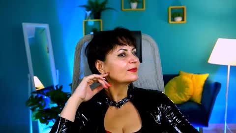 helenbeler online show from 11-07-25, 08:36