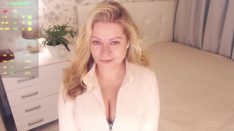 Snapshot of helenbonham chatting on 12-12-24, 03:21 Helena Bonham online show from 12-12-24, 03:21