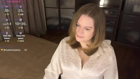 Helena Bonham online show from 04-14-26, 03:45