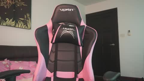 Helenn online show from 04-20-26, 02:25