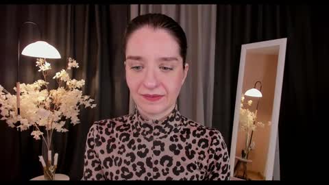 Helen online show from 02-08-25, 02:47