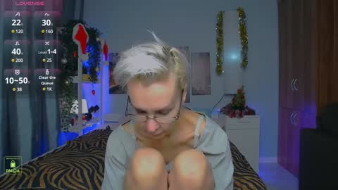 Snapshot of helgahimmele chatting on 12-24-24, 04:40 Helga online show from 12-24-24, 04:40