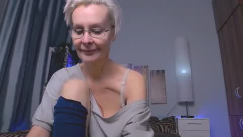 Snapshot of helgahimmele chatting on 01-27-25, 03:37 Helga online show from 01-27-25, 03:37