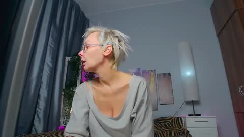 Snapshot of helgahimmele chatting on 01-31-25, 04:36 Helga online show from 01-31-25, 04:36