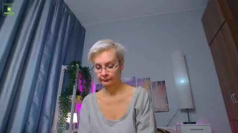 Snapshot of helgahimmele chatting on 02-15-25, 07:27 Helga online show from 02-15-25, 07:27