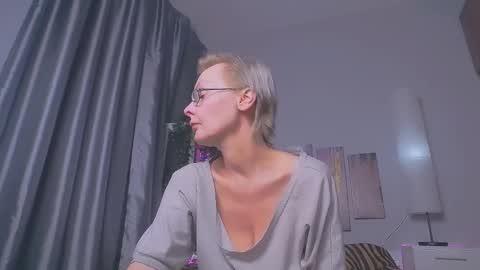 Snapshot of helgahimmele chatting on 03-04-25, 09:32 Helga online show from 03-04-25, 09:32
