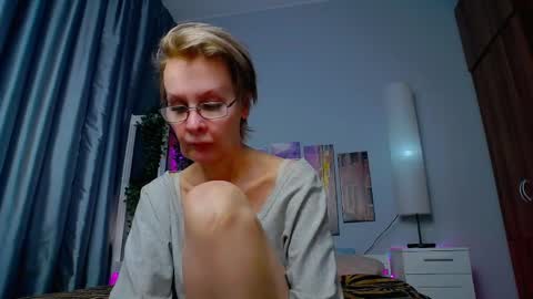 Snapshot of helgahimmele chatting on 03-10-25, 11:38 Helga online show from 03-10-25, 11:38