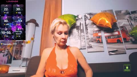 Snapshot of helgahimmele chatting on 11-26-25, 12:17 Helga online show from 11-26-25, 12:17