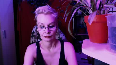 Helga online show from 03-25-26, 09:54