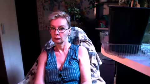 Snapshot of helgahimmele chatting on 06-12-26, 02:16 Helga online show from 06-12-26, 02:16