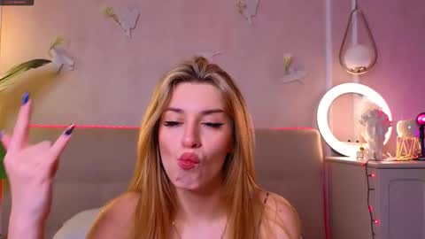 Bonnie3 online show from 12-01-25, 07:35