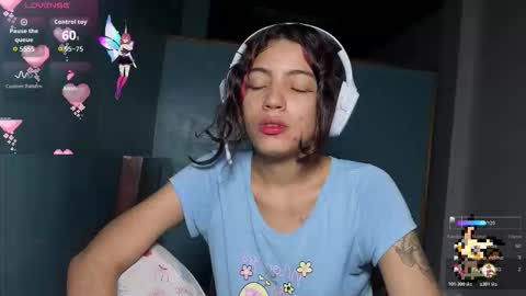 Helia Transfem and Amy online show from 11-11-25, 09:53