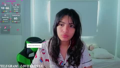 Helia Transfem and Amy online show from 04-17-26, 06:33