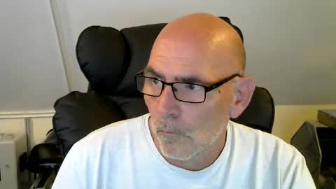Snapshot of helikev26 chatting on 06-05-26, 08:47 helikev26 online show from 06-05-26, 08:47