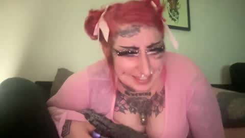 Snapshot of hell0kittyblood chatting on 02-23-25, 01:24 Bunnie Rotz online show from 02-23-25, 01:24