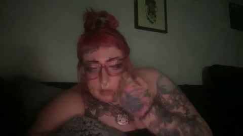 Snapshot of hell0kittyblood chatting on 02-23-25, 12:48 Bunnie Rotz online show from 02-23-25, 12:48