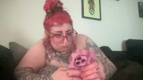 Snapshot of hell0kittyblood chatting on 02-23-25, 04:13 Bunnie Rotz online show from 02-23-25, 04:13