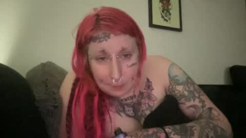 Snapshot of hell0kittyblood chatting on 02-25-25, 07:09 Bunnie Rotz online show from 02-25-25, 07:09