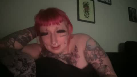 Snapshot of hell0kittyblood chatting on 02-26-25, 06:58 Bunnie Rotz online show from 02-26-25, 06:58