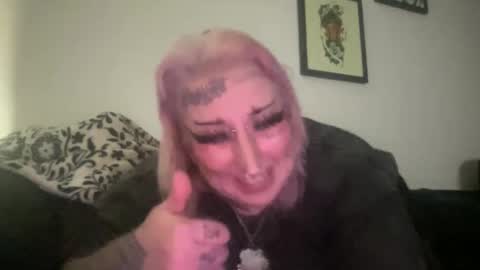 Snapshot of hell0kittyblood chatting on 03-05-25, 04:02 Bunnie Rotz online show from 03-05-25, 04:02