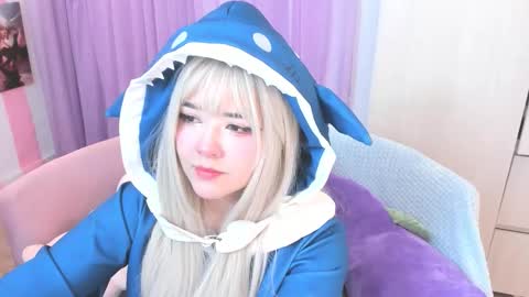 Laura online show from 10-24-25, 04:09