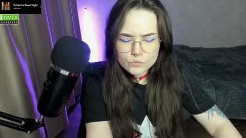 Red online show from 12-23-24, 11:49