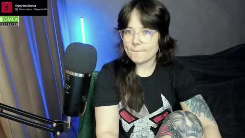 Red online show from 10-10-25, 06:18