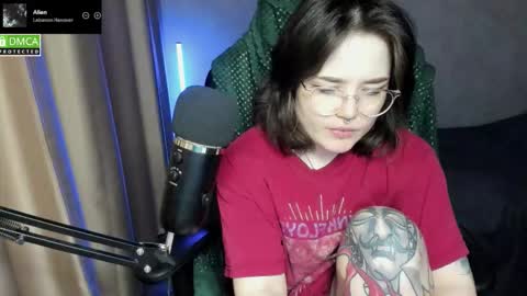 Snapshot of hell_hotline chatting on 02-03-26, 06:57 Red online show from 02-03-26, 06:57