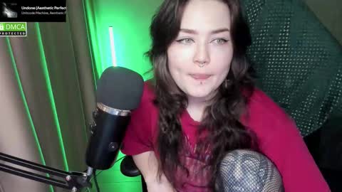 Snapshot of hell_hotline chatting on 02-23-26, 08:06 Red online show from 02-23-26, 08:06