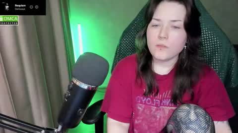 Snapshot of hell_hotline chatting on 02-27-26, 08:20 Red online show from 02-27-26, 08:20