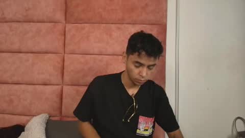 Snapshot of hellanddante_ chatting on 10-19-25, 11:16 H E L L AND D A N T E online show from 10-19-25, 11:16