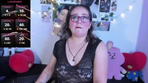 hellen online show from 11-13-25, 04:33