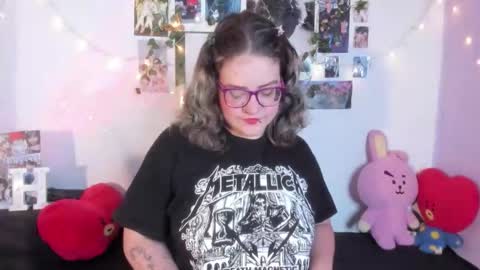 hellen online show from 12-14-25, 05:13